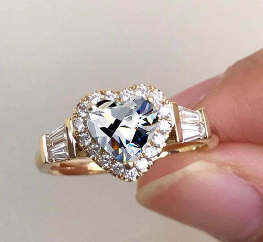 Elegant Noble Gold Color Heart Ring
