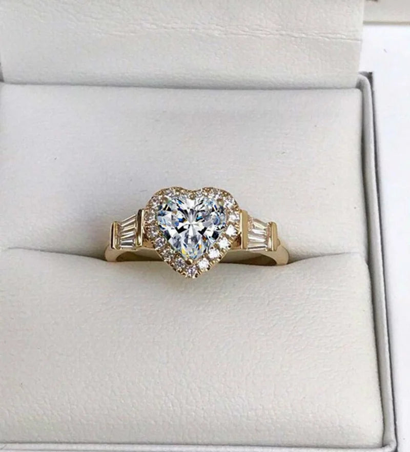 Elegant Noble Gold Color Heart Ring