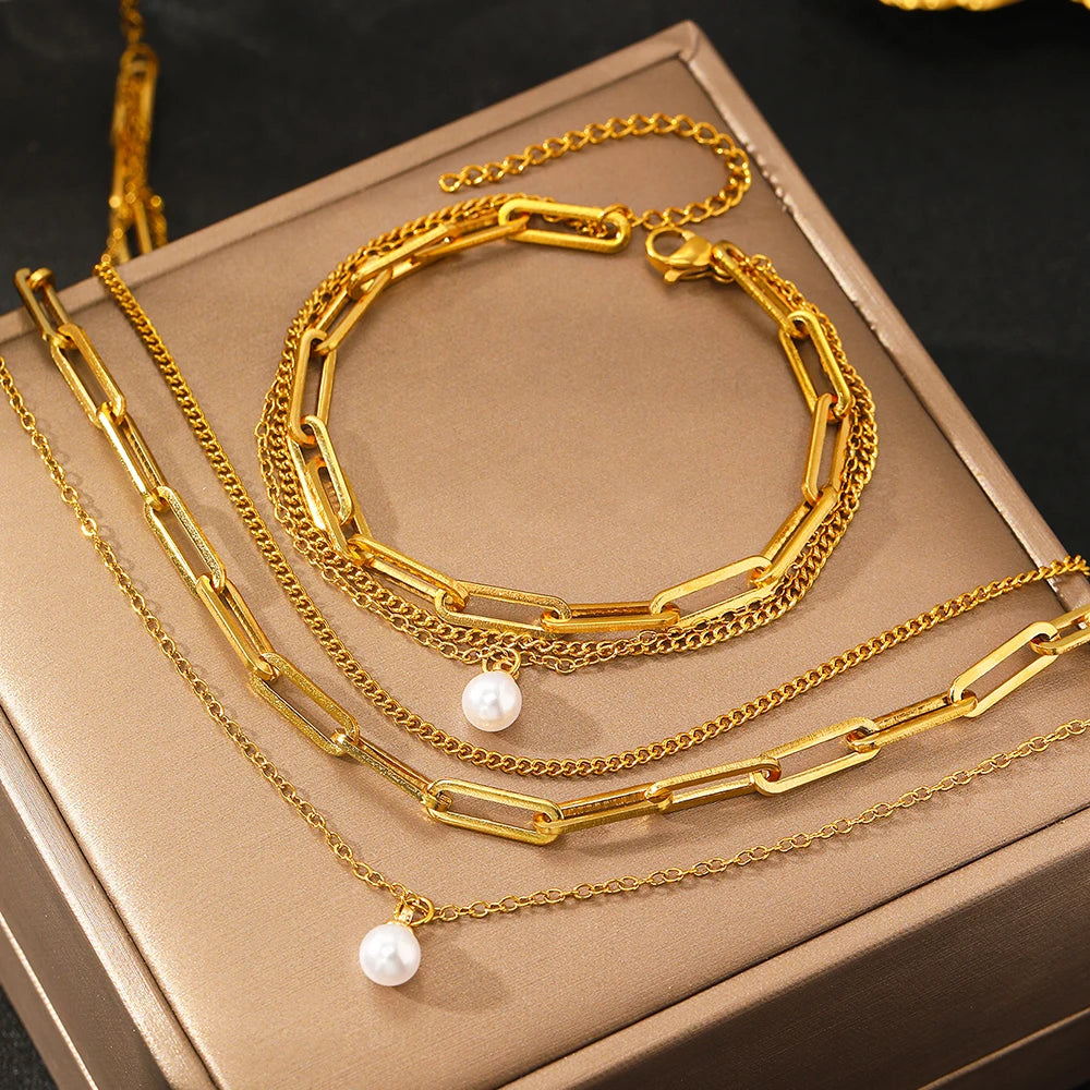 Elegant Delicate Pearl Pendant Jewelry Set