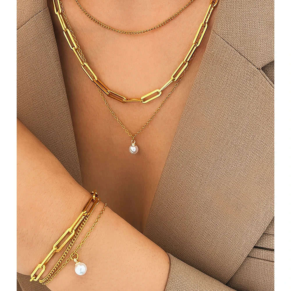 Elegant Delicate Pearl Pendant Jewelry Set